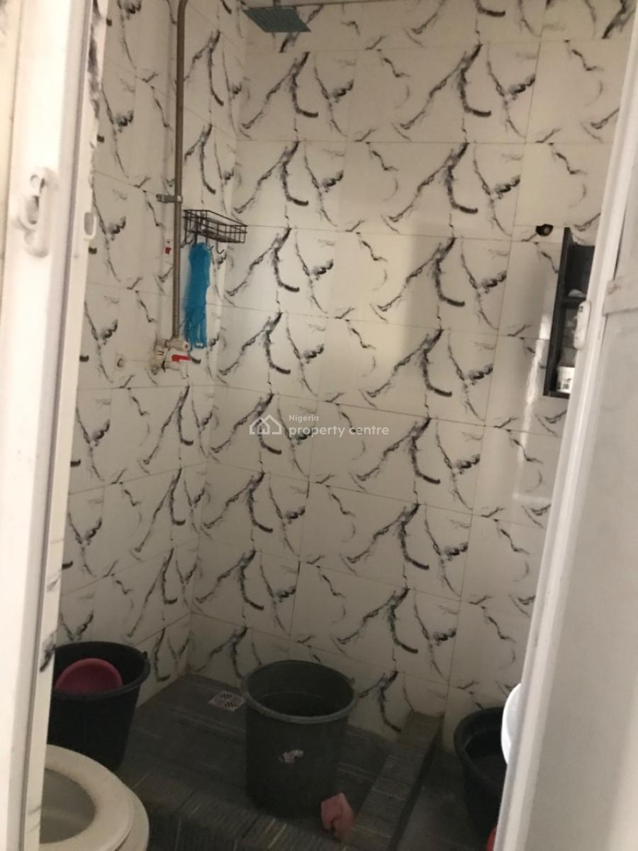 Very Standard  Massive Clean Room Self Contained Upstairs Lekki Phase1, Lekki Phase 1, Lekki, Lagos, Self Contain (single Rooms) for Rent