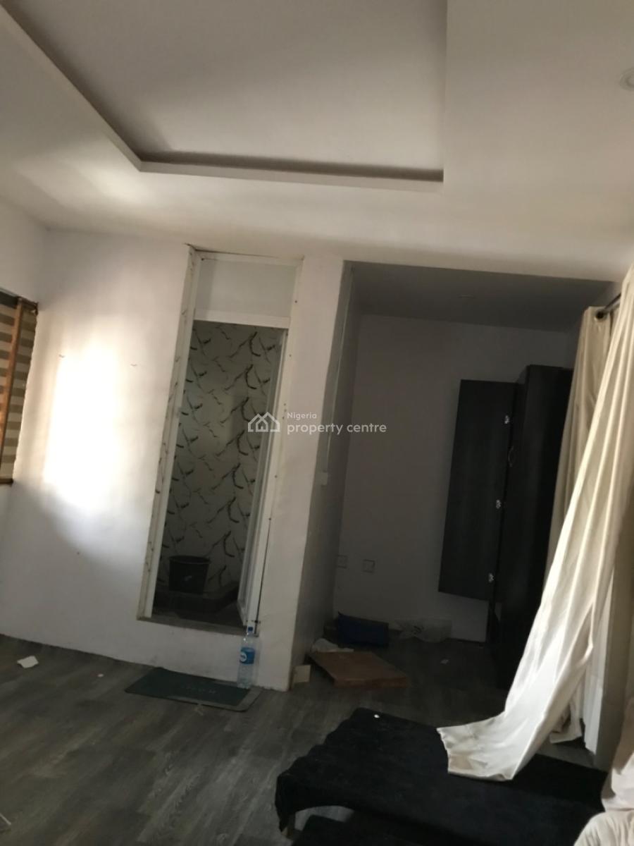 Very Standard  Massive Clean Room Self Contained Upstairs Lekki Phase1, Lekki Phase 1, Lekki, Lagos, Self Contain (single Rooms) for Rent