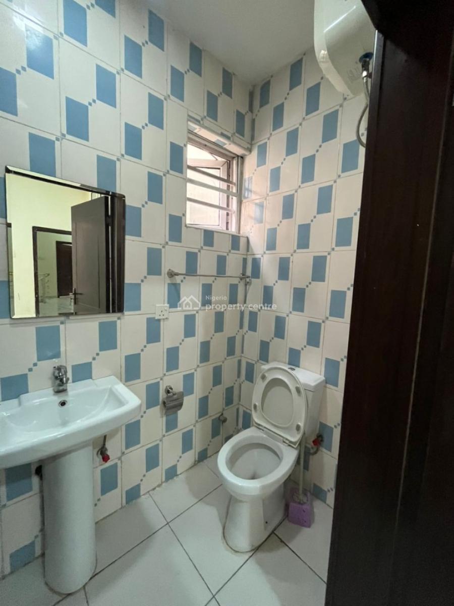 Spacious Shared Apartment, Orchid Hotel Road, Lekki Phase 2, Lekki, Lagos, Flat / Apartment for Rent