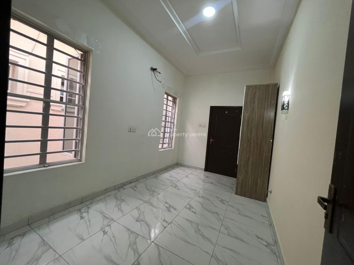 Spacious Shared Apartment, Orchid Hotel Road, Lekki Phase 2, Lekki, Lagos, Flat / Apartment for Rent