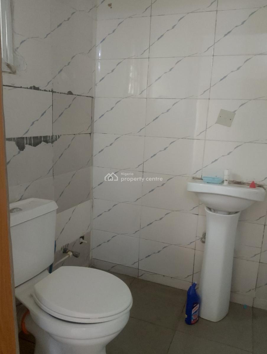 a Fantastic 2 Bedroom Flat, Abraham Adesanya, Lekki Phase 2, Lekki, Lagos, Flat / Apartment for Rent