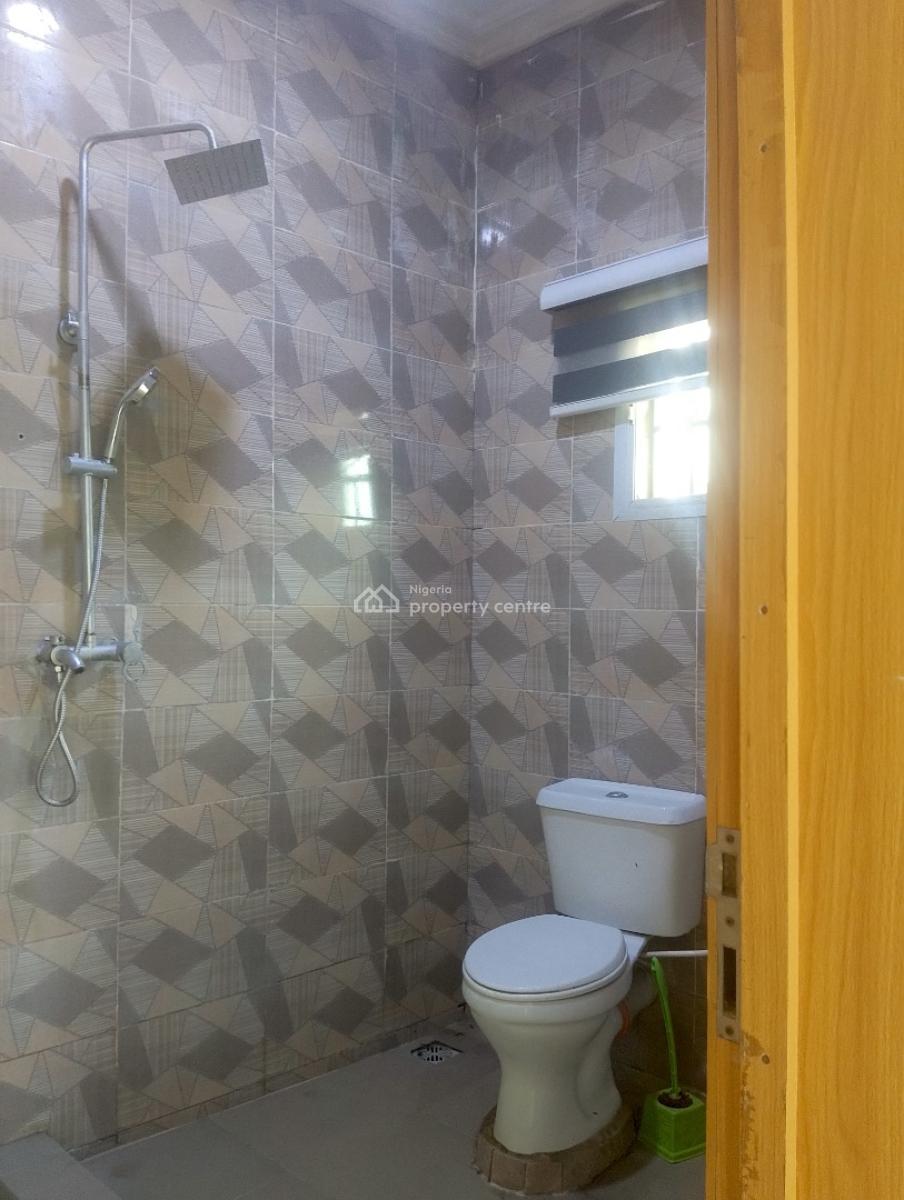 a Fantastic 2 Bedroom Flat, Abraham Adesanya, Lekki Phase 2, Lekki, Lagos, Flat / Apartment for Rent