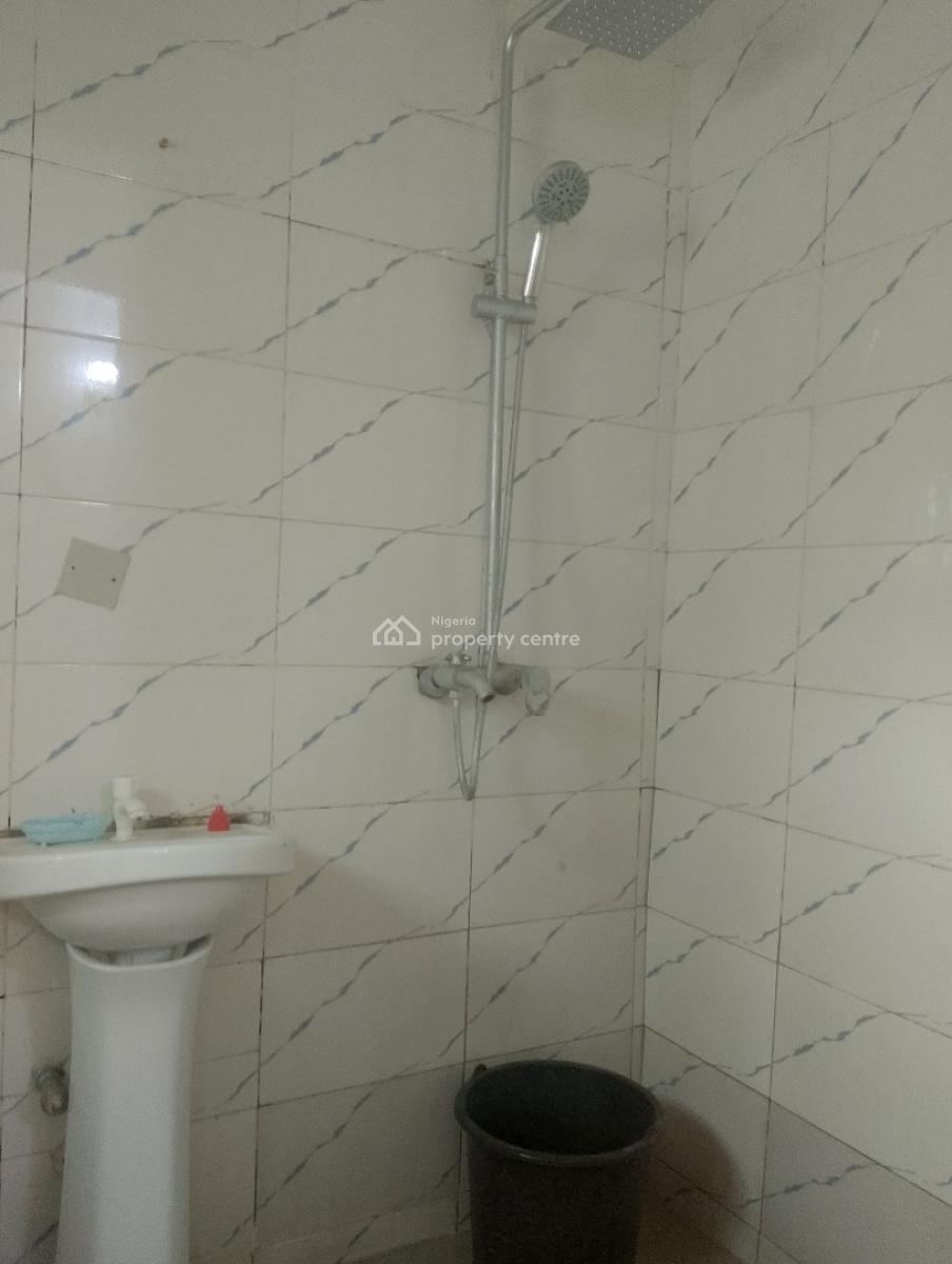 a Fantastic 2 Bedroom Flat, Abraham Adesanya, Lekki Phase 2, Lekki, Lagos, Flat / Apartment for Rent