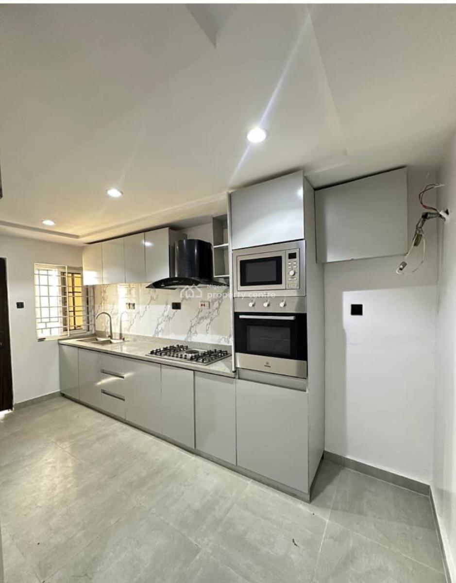 Exquisite 3 Bedrooms Apartment at Lekki Phase 1, Lekki Phase 1, Lekki, Lagos, Flat / Apartment for Sale