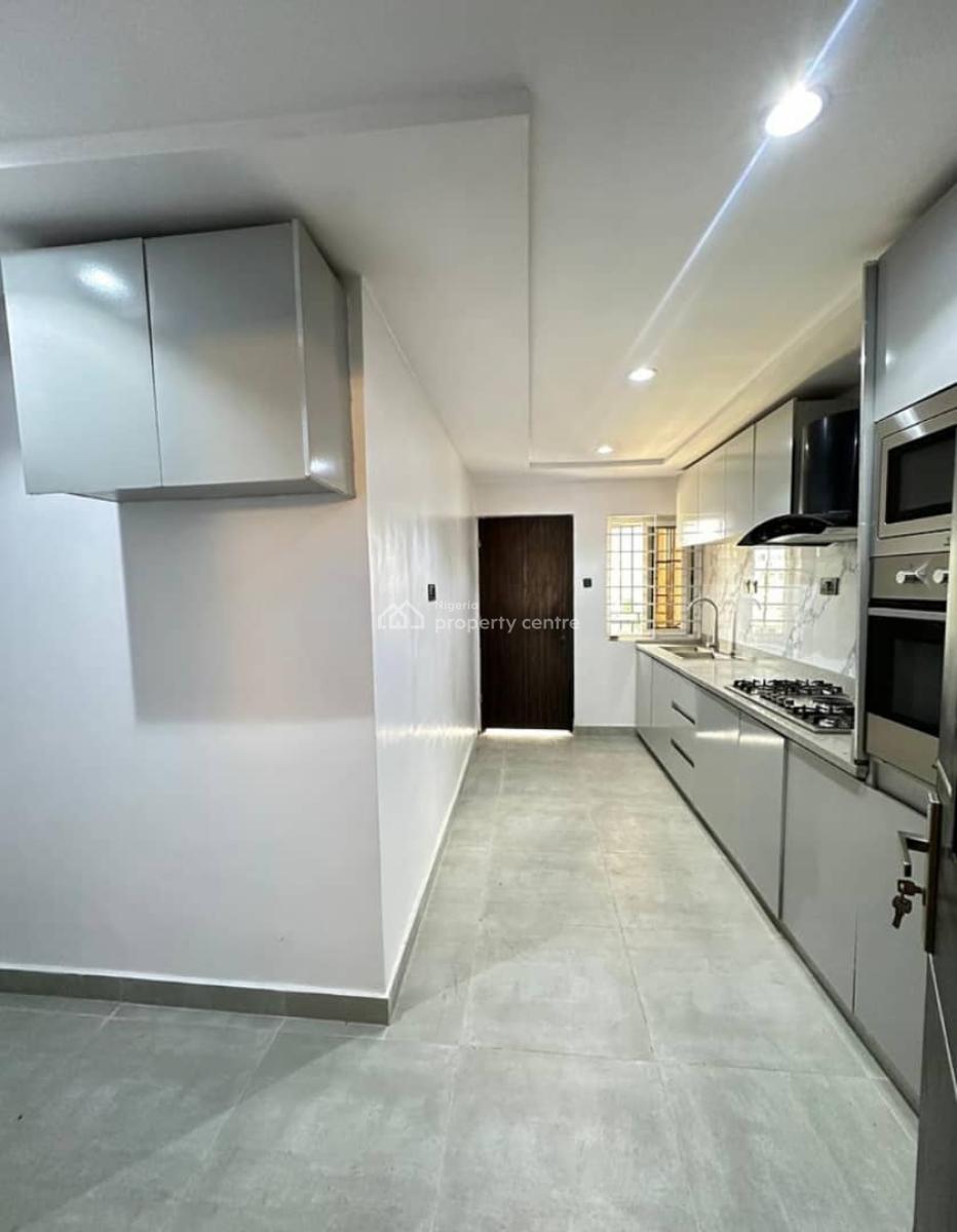 Exquisite 3 Bedrooms Apartment at Lekki Phase 1, Lekki Phase 1, Lekki, Lagos, Flat / Apartment for Sale