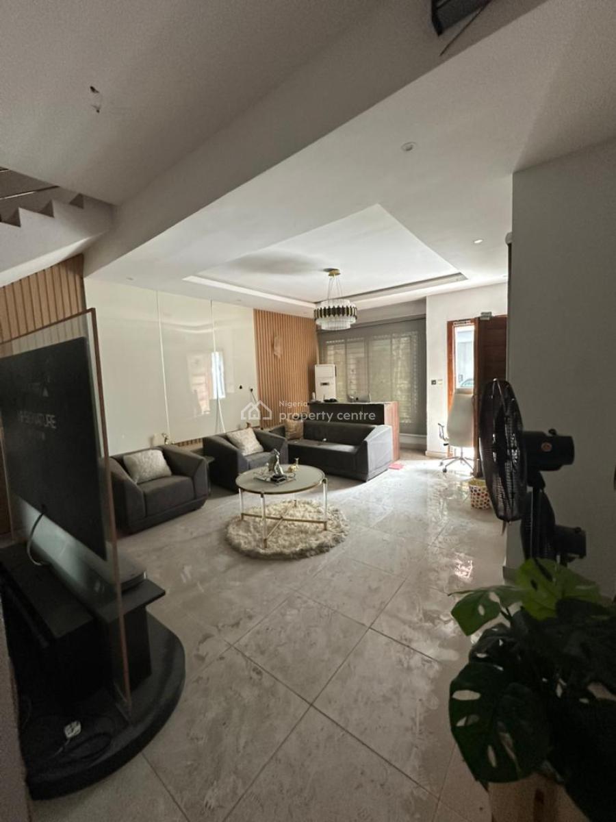 4 Bedrooms Terrace House with Bq, Osapa, Lekki, Lagos, Terraced Duplex for Sale