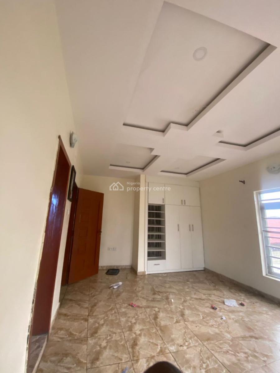 Sharp 3 Bedroom Apartment  Upstairs in Sangotedo Ajah., United Estate Sangotedo, Sangotedo, Ajah, Lagos, Flat / Apartment for Rent