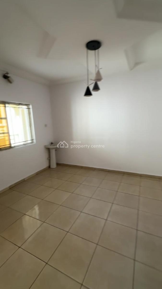 Massive 3 Bedrooms Flat Upstairs, Ocean Palm Estate, Sangotedo, Ajah, Lagos, Flat / Apartment for Rent