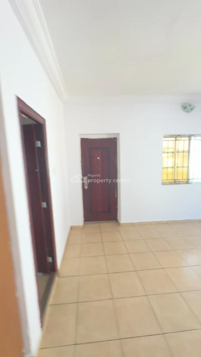 Massive 3 Bedrooms Flat Upstairs, Ocean Palm Estate, Sangotedo, Ajah, Lagos, Flat / Apartment for Rent