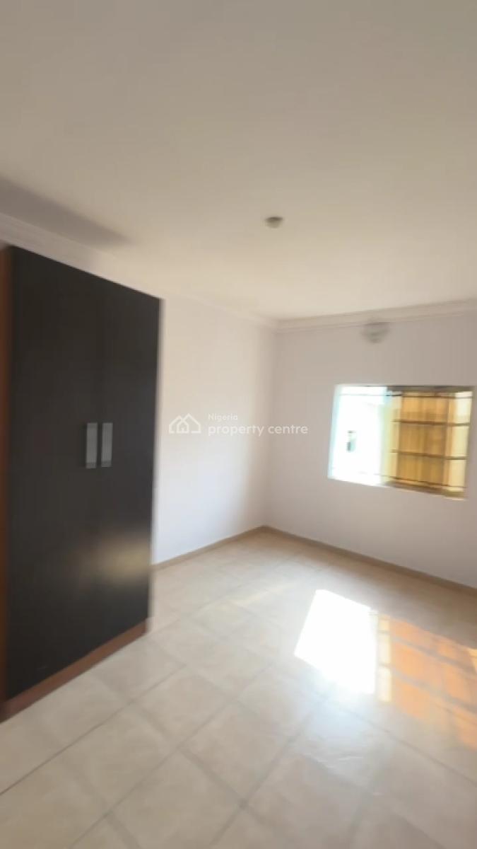 Massive 3 Bedrooms Flat Upstairs, Ocean Palm Estate, Sangotedo, Ajah, Lagos, Flat / Apartment for Rent