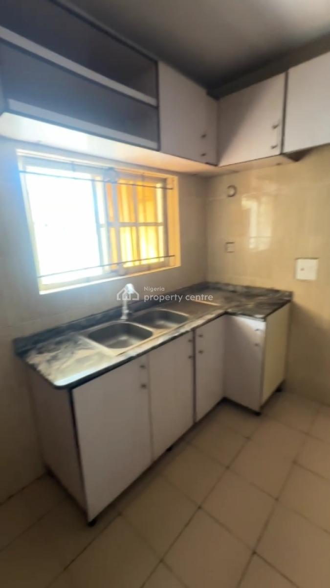 Massive 3 Bedrooms Flat Upstairs, Ocean Palm Estate, Sangotedo, Ajah, Lagos, Flat / Apartment for Rent