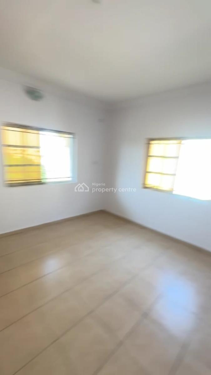 Massive 3 Bedrooms Flat Upstairs, Ocean Palm Estate, Sangotedo, Ajah, Lagos, Flat / Apartment for Rent