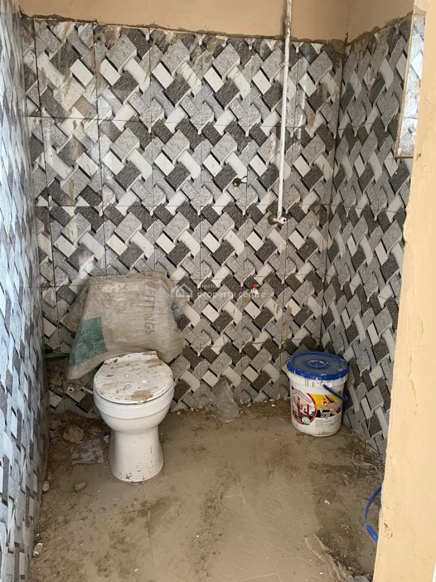 Roomself, Yabatech Back Gate, Yaba, Lagos, Self Contain (single Rooms) for Rent