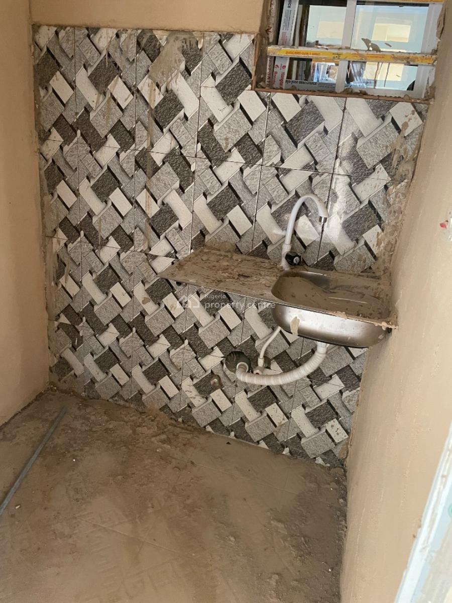 Roomself, Yabatech Back Gate, Yaba, Lagos, Self Contain (single Rooms) for Rent