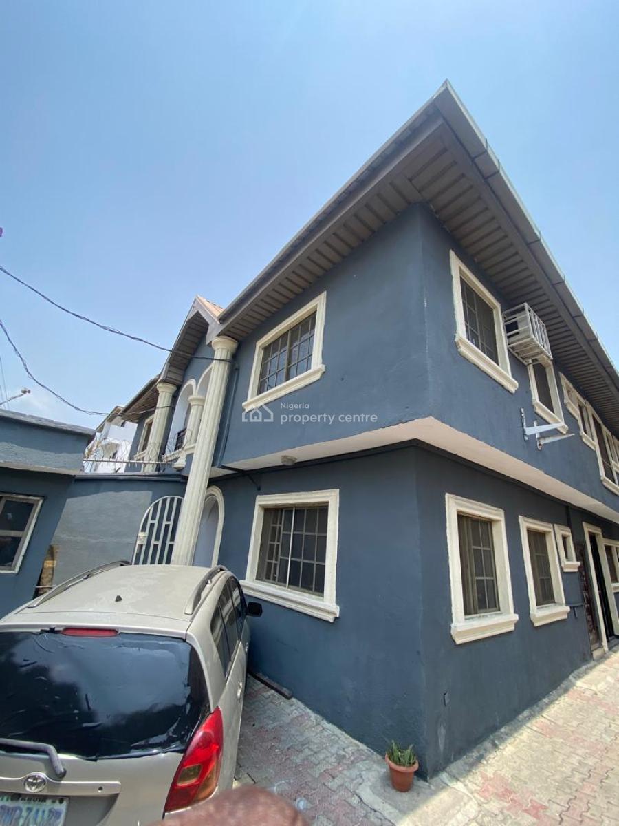 4 Bedroom Apartment with a Bq, Osapa, Lekki, Lagos, Flat / Apartment for Rent