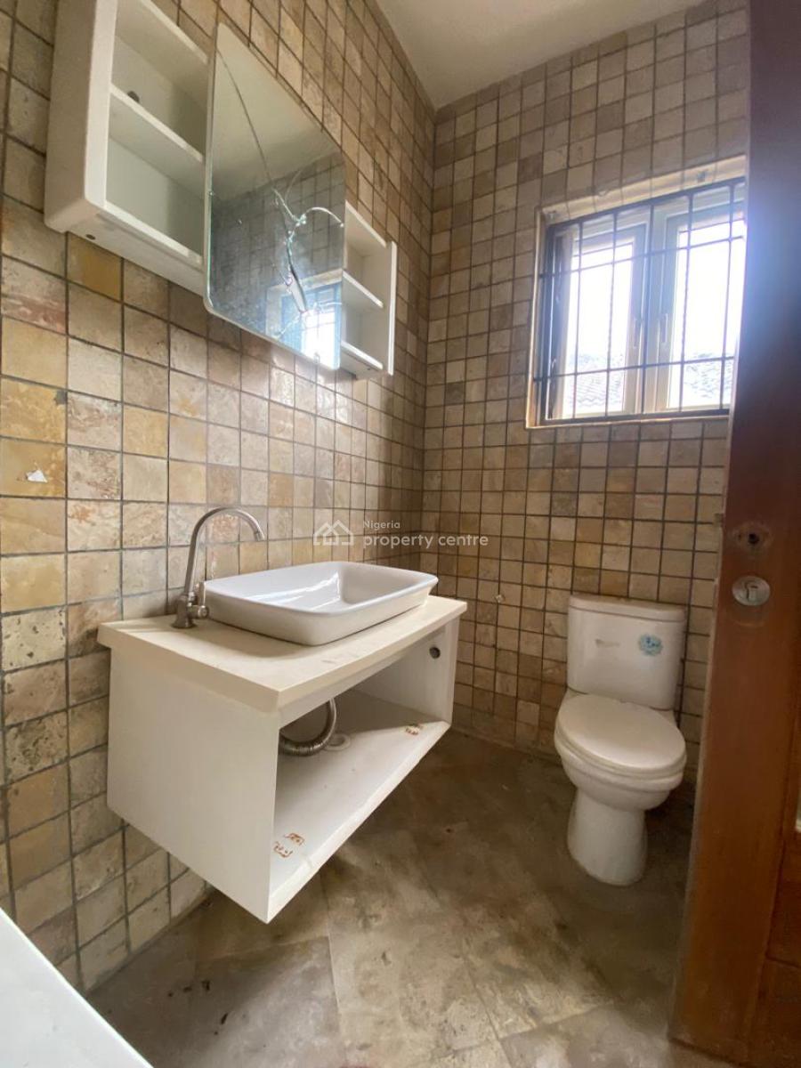 Massive Studio with Open Plan Kitchen Upstairs, in an Estate Off Oniru Market, Lekki-phase-1 Right Hand Side, Oniru, Victoria Island (vi), Lagos, Self Contain (single Rooms) for Rent