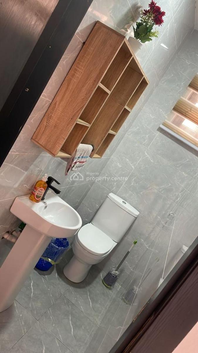 Furnished 2bedroom Flat, Adebisi Street, Alagomeji Yaba, Lagos, Alagomeji, Yaba, Lagos, Flat / Apartment for Rent