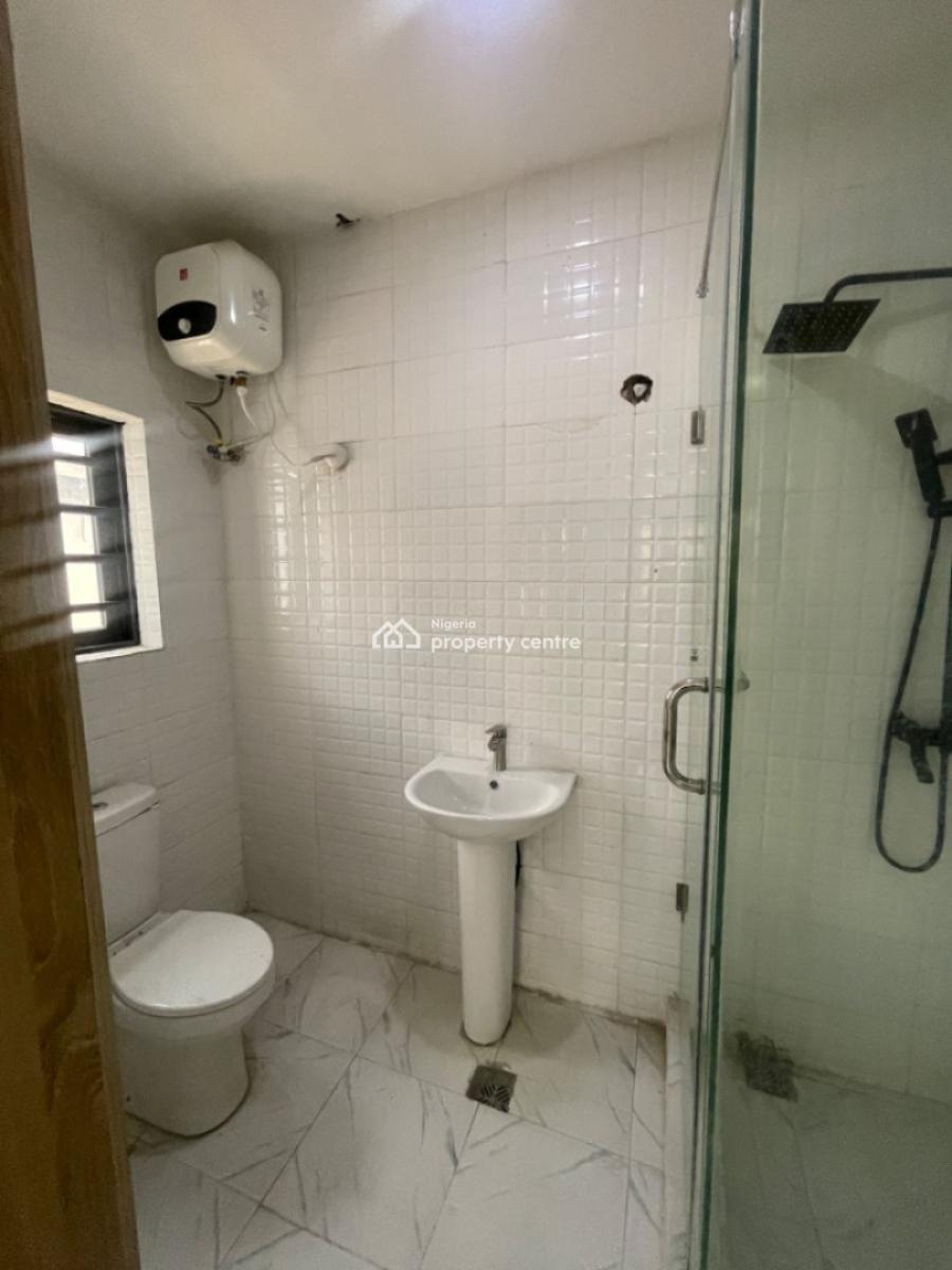 5 Bedrooom Semi Detached House with 2bq, Ajah, Lagos, Semi-detached Duplex for Sale