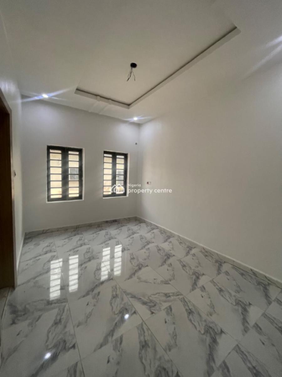 5 Bedrooom Semi Detached House with 2bq, Ajah, Lagos, Semi-detached Duplex for Sale