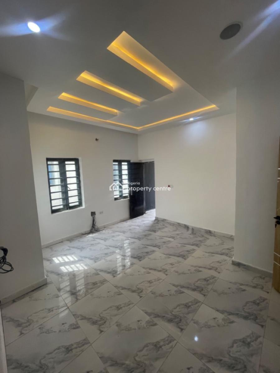 5 Bedrooom Semi Detached House with 2bq, Ajah, Lagos, Semi-detached Duplex for Sale