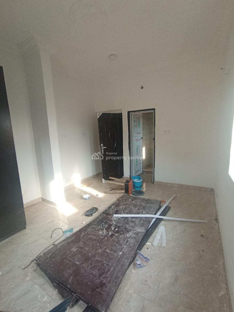 You Found a  Clean 2 Bedroom in a Cool Estate., Ogombo, Ajah, Lagos, Flat / Apartment for Rent