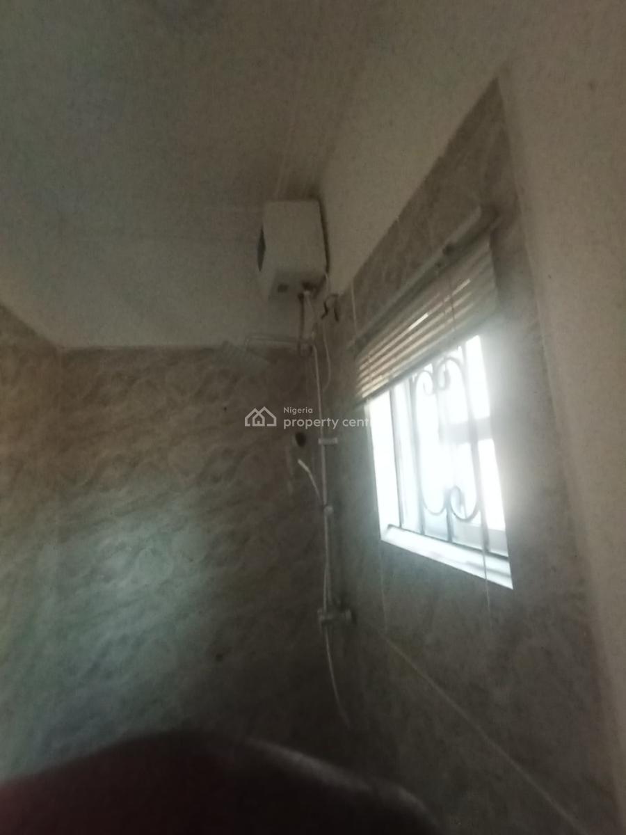 You Found a  Clean 2 Bedroom in a Cool Estate., Ogombo, Ajah, Lagos, Flat / Apartment for Rent