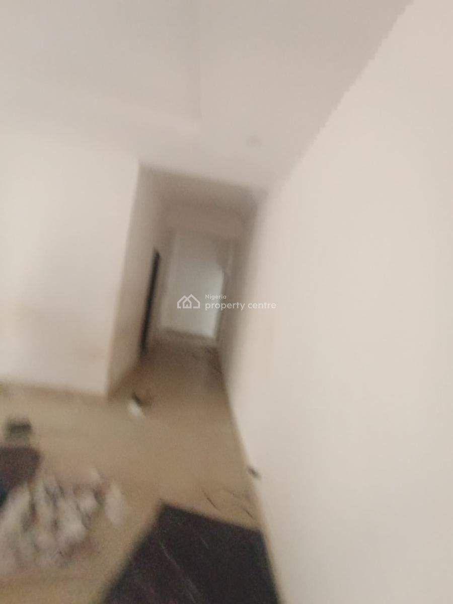 You Found a  Clean 2 Bedroom in a Cool Estate., Ogombo, Ajah, Lagos, Flat / Apartment for Rent