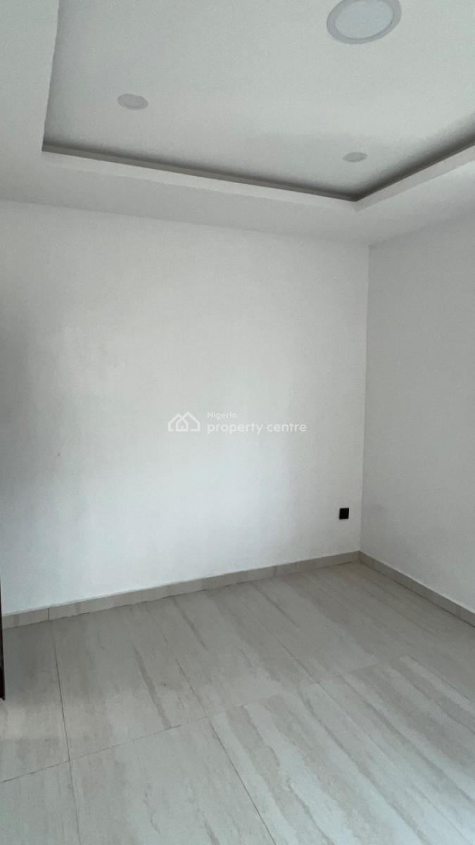 Newly Renovated/serviced One-room Self Contained for Female, 6 Alaka Street, Off Fola Agoro, Abule Ijesha, Yaba, Lagos, Self Contain (single Rooms) for Rent