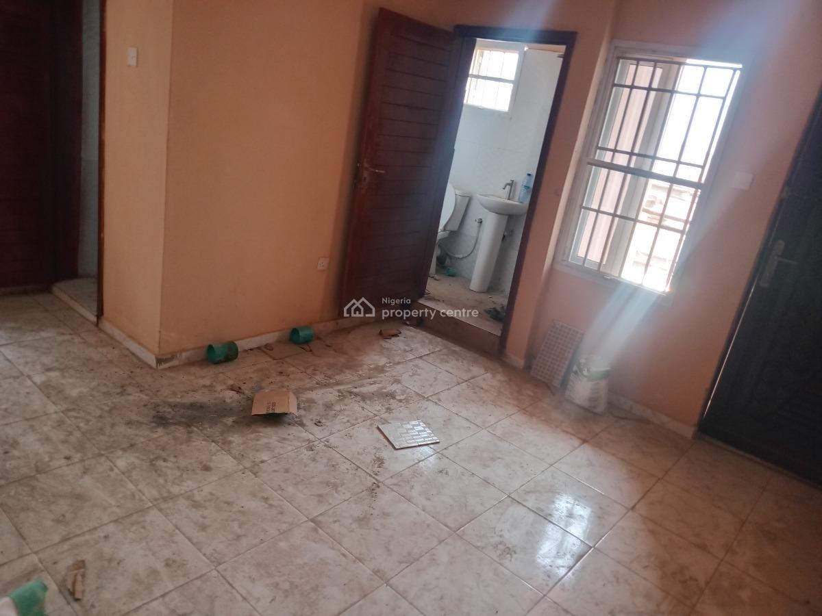 Washington Dc Roomself Con, Iwaya Off Onike Yaba, Yaba, Lagos, Self Contain (single Rooms) for Rent