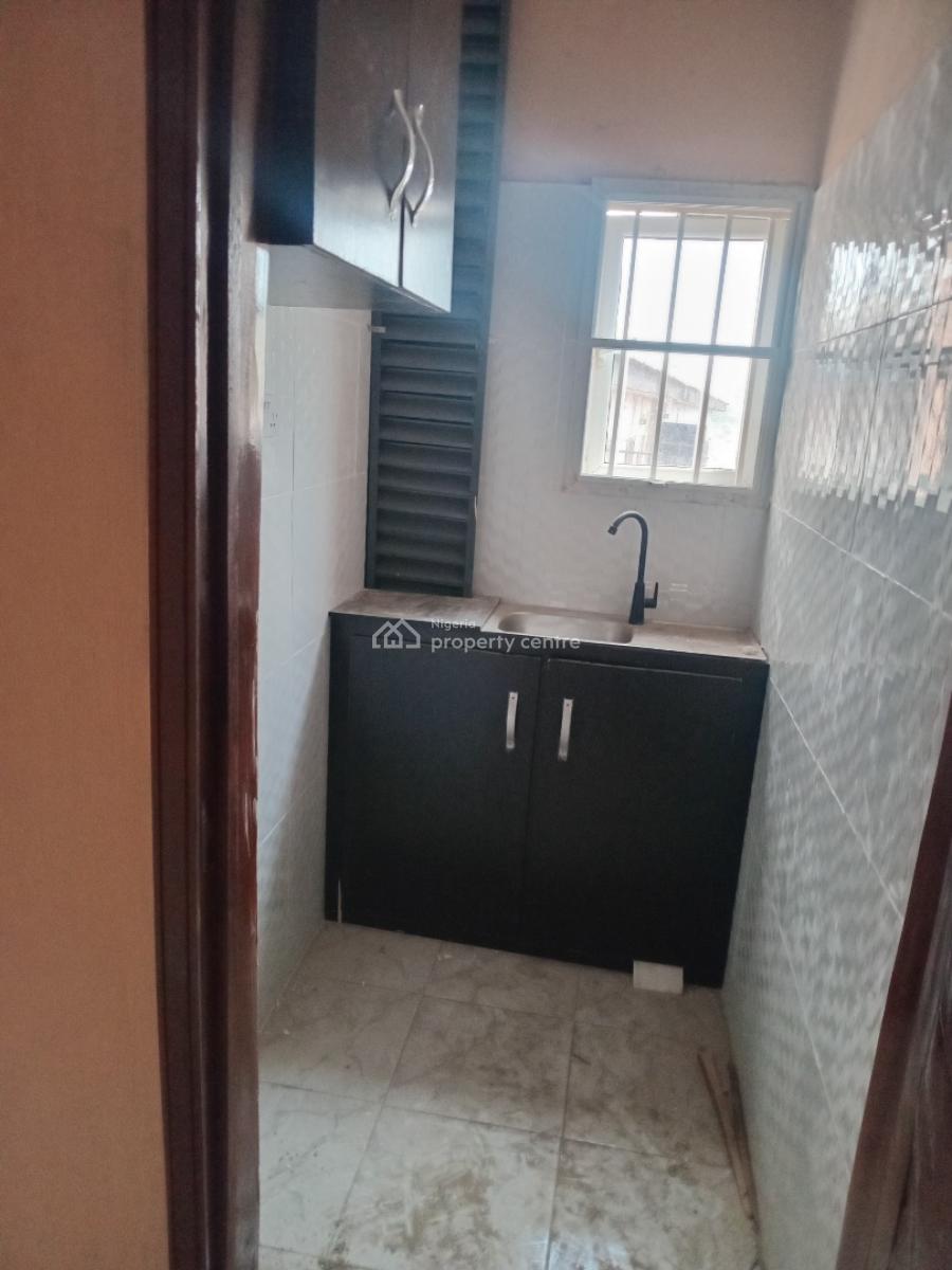 Washington Dc Roomself Con, Iwaya Off Onike Yaba, Yaba, Lagos, Self Contain (single Rooms) for Rent