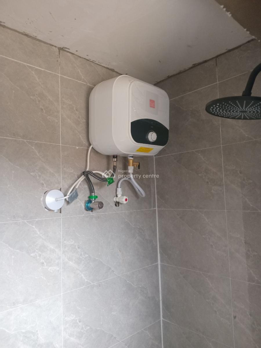 Washington Dc Roomself Con, Iwaya Off Onike Yaba, Yaba, Lagos, Self Contain (single Rooms) for Rent