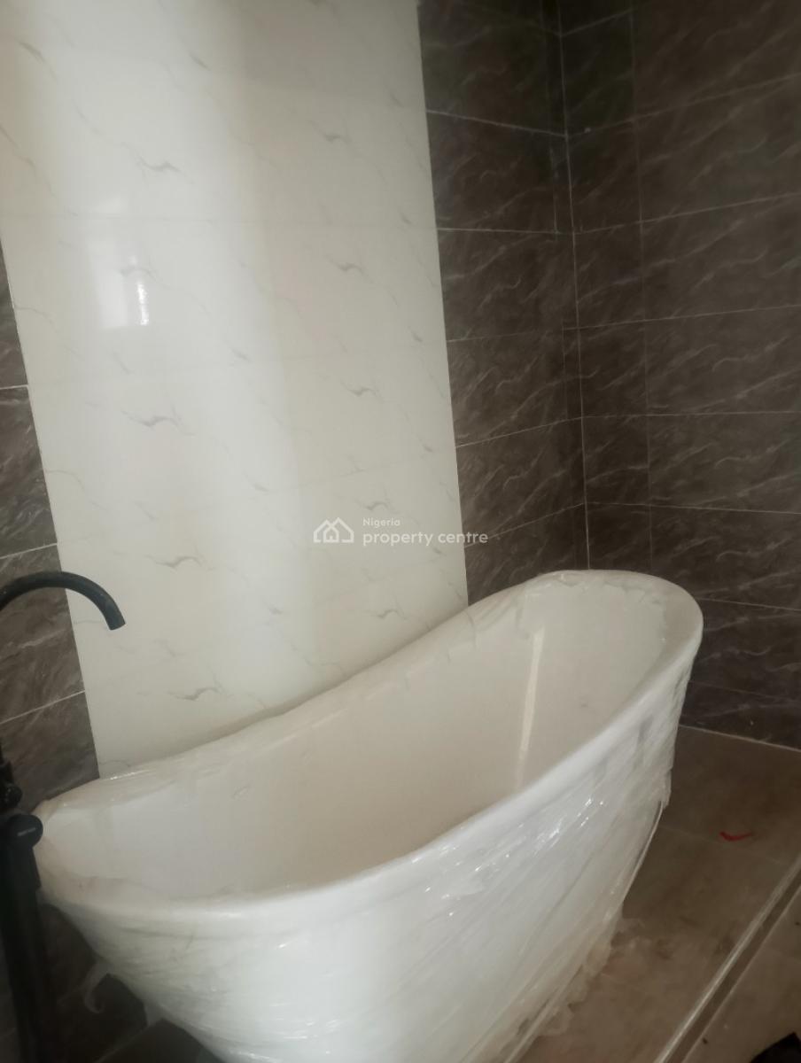 5 Bedroom Duplex, Alh Kareem Street, Olowora, Magodo, Lagos, Detached Duplex for Sale