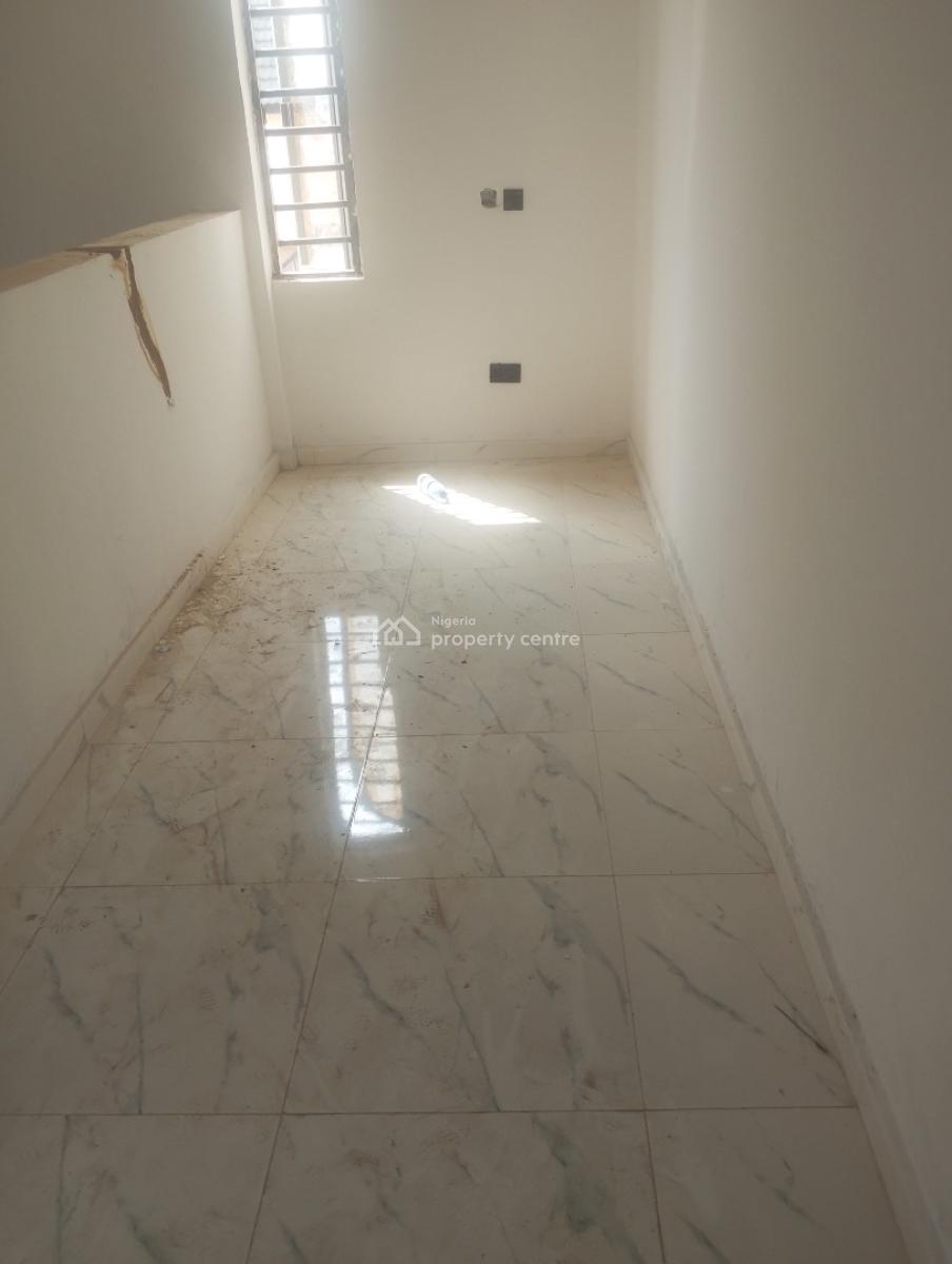 5 Bedroom Duplex, Alh Kareem Street, Olowora, Magodo, Lagos, Detached Duplex for Sale