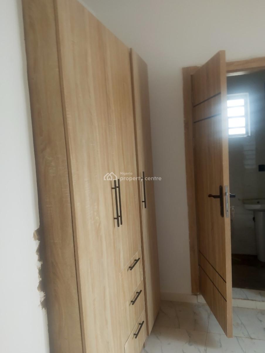 5 Bedroom Duplex, Alh Kareem Street, Olowora, Magodo, Lagos, Detached Duplex for Sale