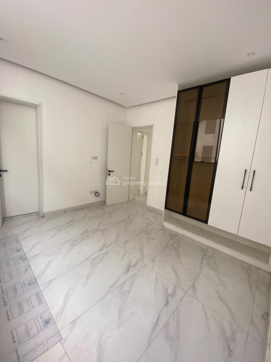 Neatly Finished 2bedroom Apartment, Lekki Phase 1, Lekki, Lagos, Flat / Apartment for Sale