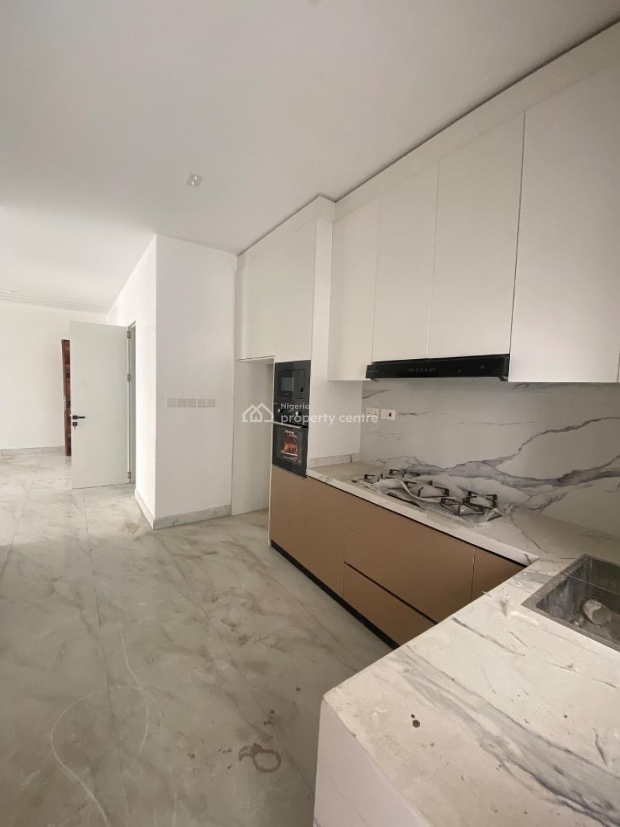 Neatly Finished 2bedroom Apartment, Lekki Phase 1, Lekki, Lagos, Flat / Apartment for Sale