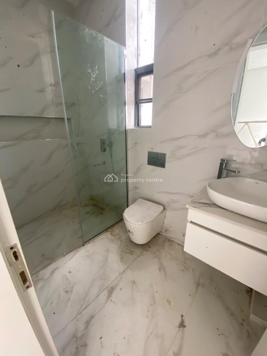 Neatly Finished 2bedroom Apartment, Lekki Phase 1, Lekki, Lagos, Flat / Apartment for Sale