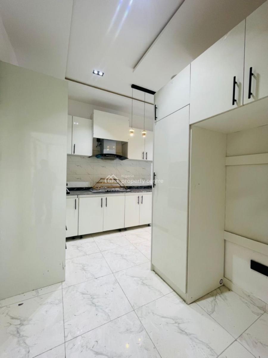 Well Spacious 4 Bedroom Terrace Duplex, Ologolo, Lekki, Lagos, Terraced Duplex for Sale