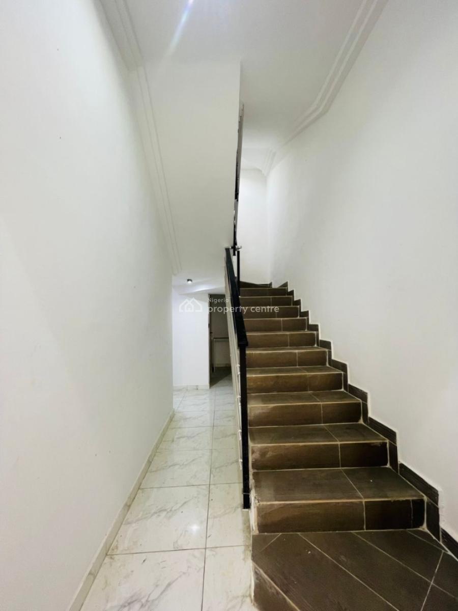 Well Spacious 4 Bedroom Terrace Duplex, Ologolo, Lekki, Lagos, Terraced Duplex for Sale