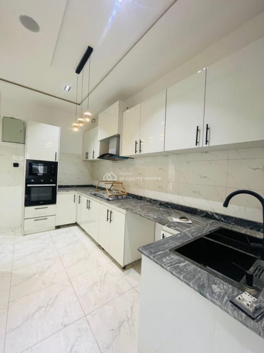 Well Spacious 4 Bedroom Terrace Duplex, Ologolo, Lekki, Lagos, Terraced Duplex for Sale