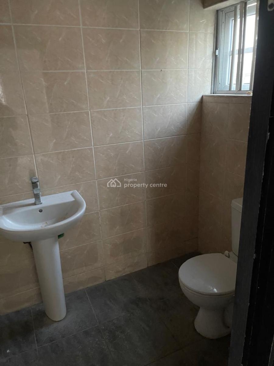 2 Bedroom Upstairs, Dkk, Opposite Skymall, Sangotedo, Ajah, Lagos, Flat / Apartment for Rent