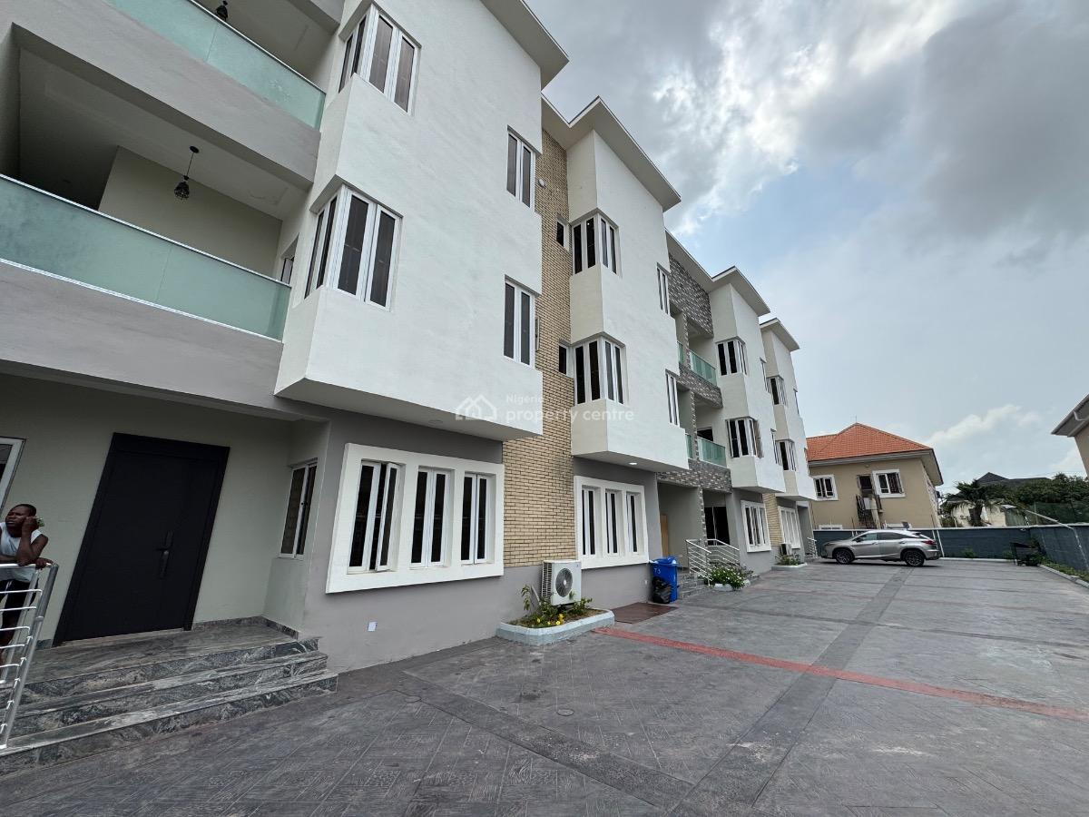 a Brand New 4 Bedroom Terrace with Bq, Off Admiralty Way., Lekki Phase 1, Lekki, Lagos, Terraced Duplex for Rent