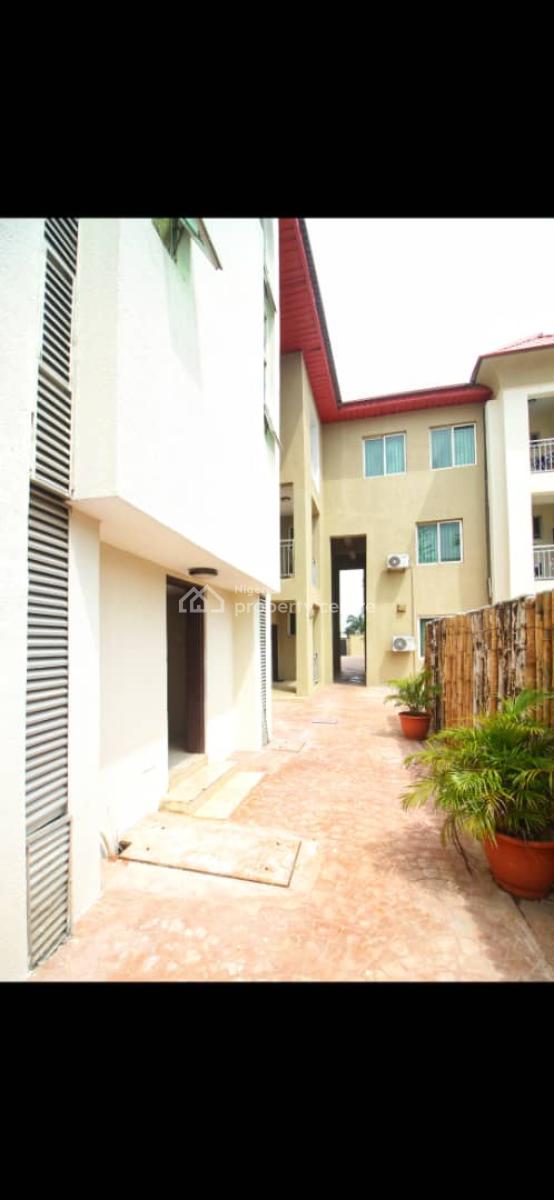 Mini-estate: 3 Bedroom Apartments, Lekki Phase 1, Lekki, Lagos, Block of Flats for Sale