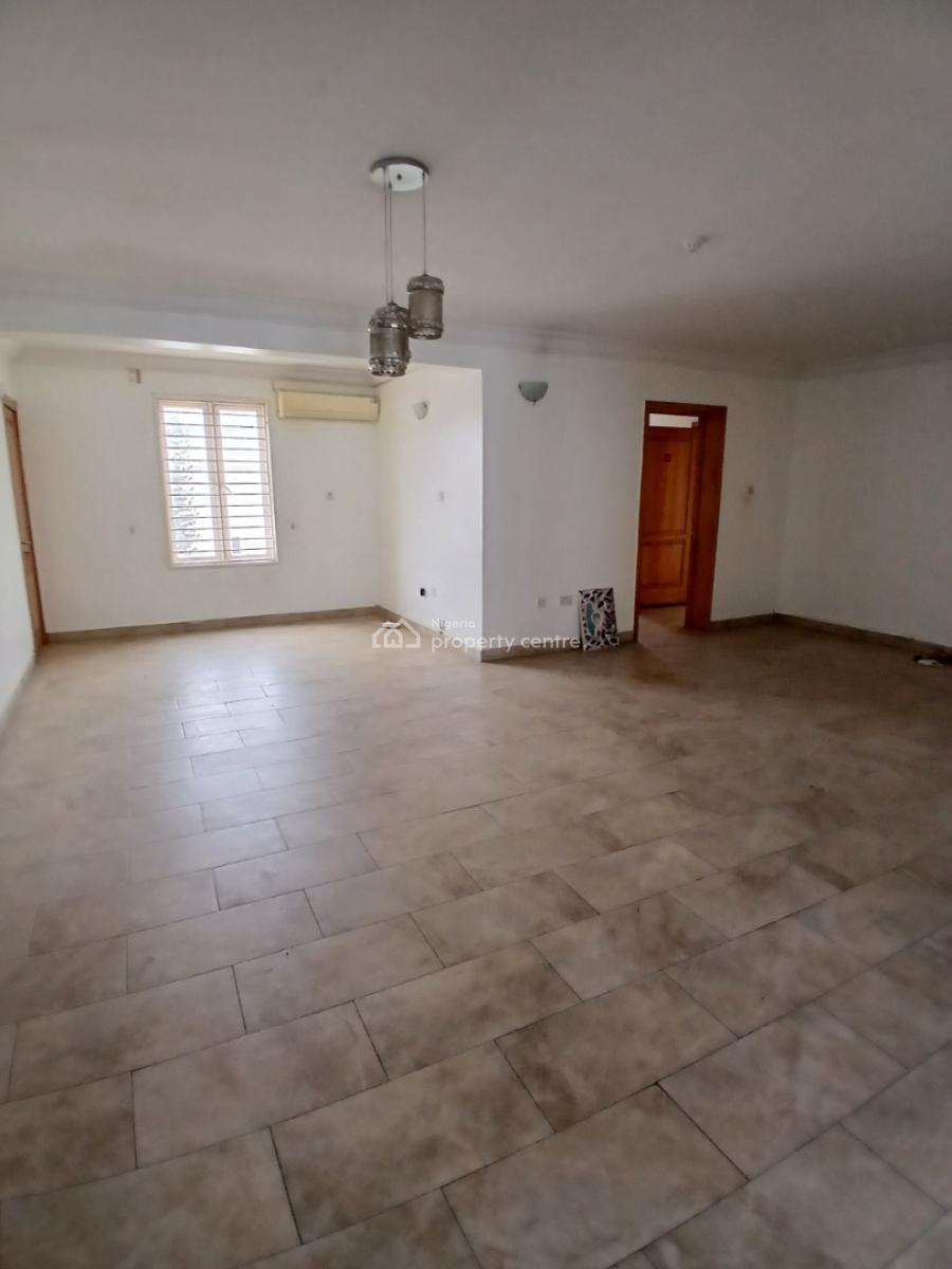 Serviced 3 Bedroom En-suite Flat with an Enclosed Fitted Kitchen/pantr, Lekki Phase 1, Lekki, Lagos, Flat / Apartment for Rent
