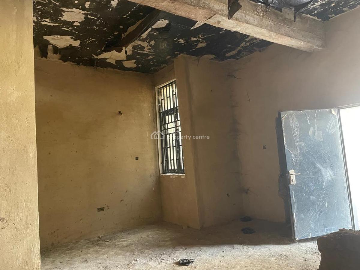 5 Bedrooms Terraced Duplex ( Carcass), Near Nnpc Filling Station, Guzape District, Abuja, Terraced Duplex for Sale