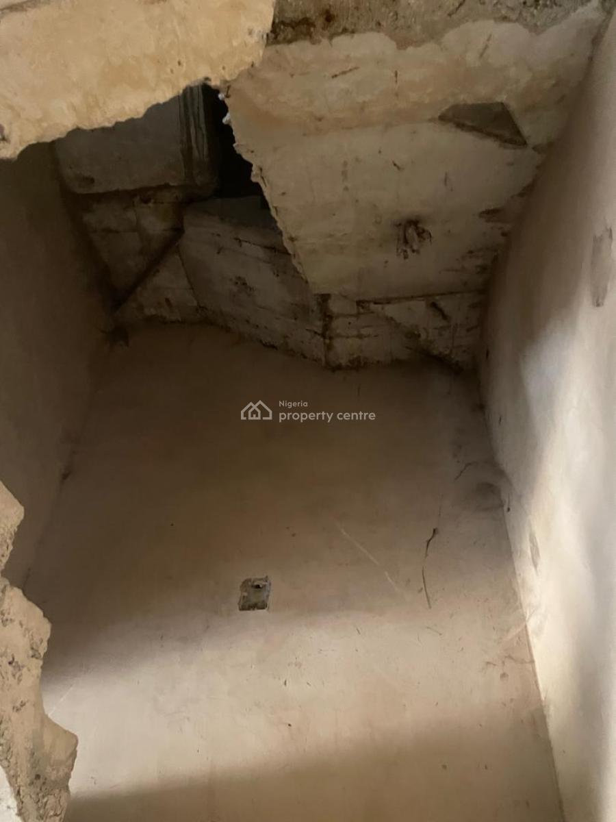 5 Bedrooms Terraced Duplex ( Carcass), Near Nnpc Filling Station, Guzape District, Abuja, Terraced Duplex for Sale