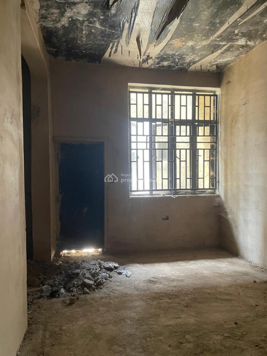 5 Bedrooms Terraced Duplex ( Carcass), Near Nnpc Filling Station, Guzape District, Abuja, Terraced Duplex for Sale