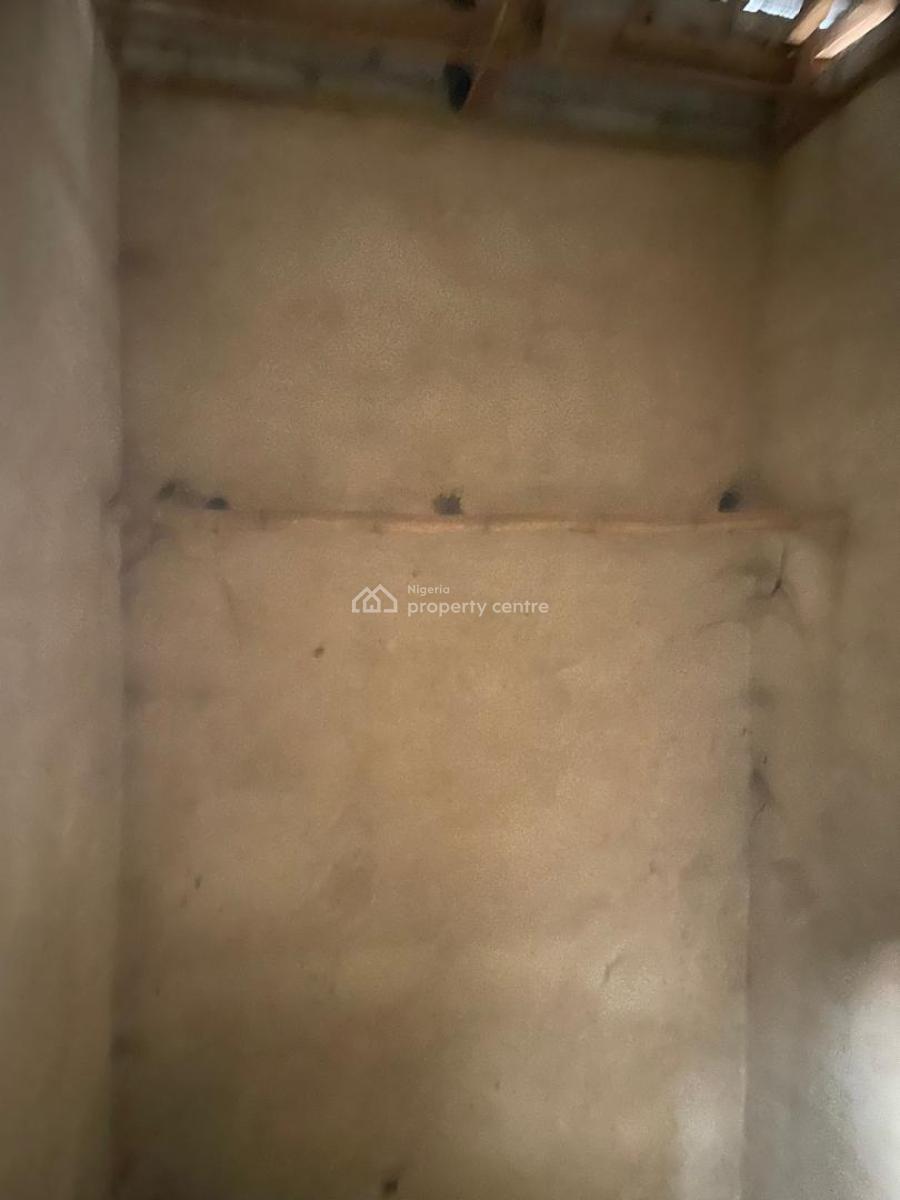 5 Bedrooms Terraced Duplex ( Carcass), Near Nnpc Filling Station, Guzape District, Abuja, Terraced Duplex for Sale