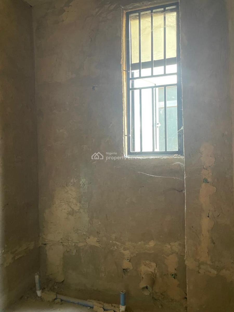 5 Bedrooms Terraced Duplex ( Carcass), Near Nnpc Filling Station, Guzape District, Abuja, Terraced Duplex for Sale