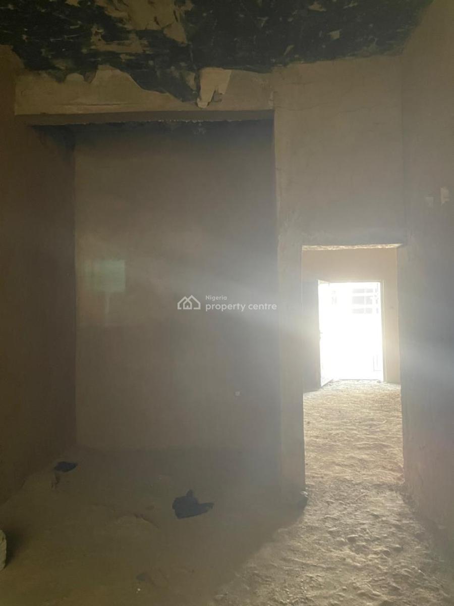 5 Bedrooms Terraced Duplex ( Carcass), Near Nnpc Filling Station, Guzape District, Abuja, Terraced Duplex for Sale